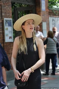 Amber Heard’s Transformation: From Hollywood Stardom to a Quiet Life in Spain - image 2