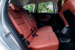 Next-Gen BMW X1 Debuts with 2.0L Turbo Engine and Premium Upgrades - image 7