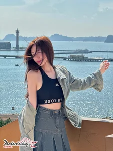 Hoa Minzy Stunning Bikini and Summer Beachwear Fashion Inspiration Gallery - image 24