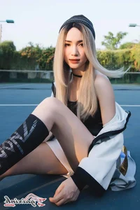 Hoa Minzy Stunning Bikini and Summer Beachwear Fashion Inspiration Gallery - image 3