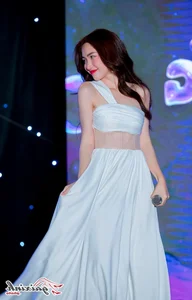 Hoa Minzy Stunning Bikini and Summer Beachwear Fashion Inspiration Gallery - image 11
