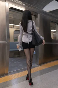 Yu Zi Jiang Fish XiuRen Hypnotic Subway Part 01 - 61P High Res - image 12