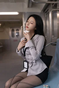 Yu Zi Jiang Fish XiuRen Hypnotic Subway Part 01 - 61P High Res - image 11