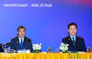 Prime Minister Le Minh Hung Meets with South Korean President Lee Jae Myung - image 6