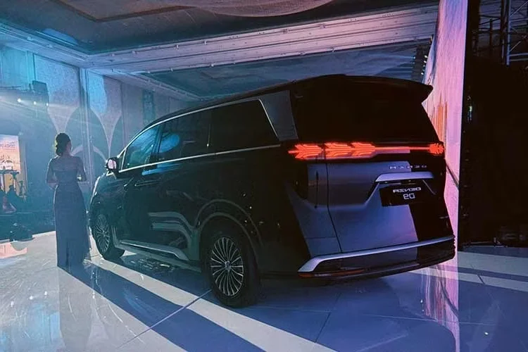 Denza D9 2026: The Future of Luxury MPVs with Ultra-Fast Charging