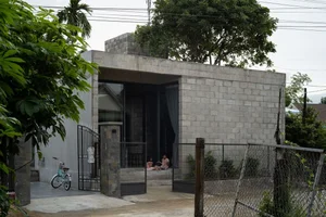 Sustainable Raw Brick House Design: Minimalist and Eco-Friendly Architecture for Modern Living - image 14