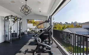 Inside Rihanna’s $13.8 Million Beverly Hills Mansion: A Glimpse into the Billionaire’s Luxury Home - image 9