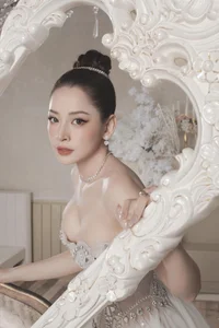 Top 10 Stunning Red Carpet Outfits at Ngoi Sao Cua Nam 2023 - image 1