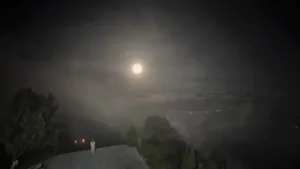 The Year’s Largest Supermoon Lights Up the Night Sky Across Vietnam - image 11