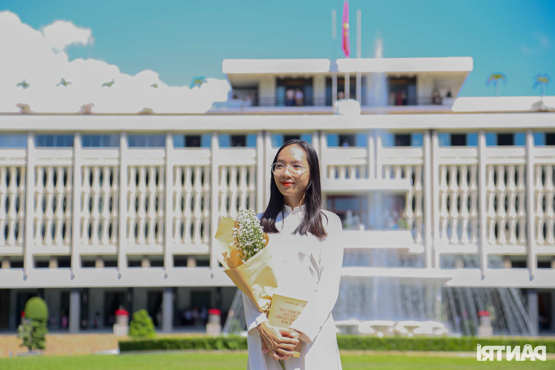 The Ao Dai Revival: Young Generations Celebrating Tradition at the Independence Palace