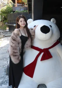 The Price of Popularity: Hot Girl Responds to Inappropriate Comments on Social Media - image 5