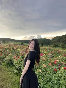 Meet the Gorgeous Saigon Hot Girl Rumored to Date Rapper HIEUTHUHAI - image 2