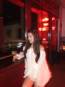 Meet the Gorgeous Saigon Hot Girl Rumored to Date Rapper HIEUTHUHAI - image 5