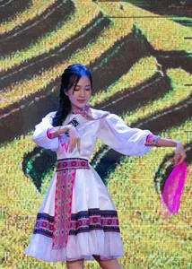 The Crowning of Vo Cao Ky Duyen: A 19-Year-Old Beauty Queen's Rise - image 1