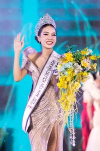 The Crowning of Vo Cao Ky Duyen: A 19-Year-Old Beauty Queen's Rise - image 7