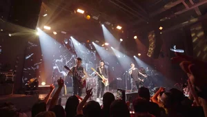Celebrating 30 Years of 'Buc Tuong': The Soul of Vietnamese Rock - image 2