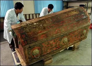 Unveiling Ancient Mysteries: The Breathtaking Discovery Inside a Centuries-Old Chinese Tomb - image 2