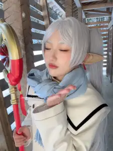 Coser Mim: Enchanting Frieren Cosplay (32P) in a Winter Wonderland - image 12