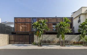 A Steel Frame House That Feels Like an Urban Forest - image 12