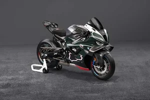 BMW Unveils Exclusive M1000RR Isle of Man TT Special Edition - image 7