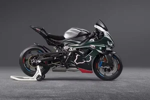 BMW Unveils Exclusive M1000RR Isle of Man TT Special Edition - image 3