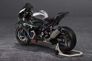 BMW Unveils Exclusive M1000RR Isle of Man TT Special Edition - image 9