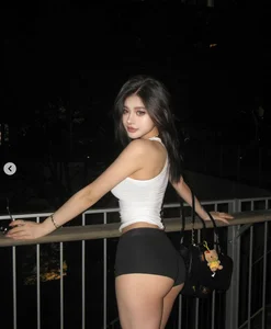 Summer Style Guide: Mastering the Trend of Crop Tops and Mini Shorts - image 4