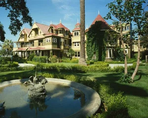 The Winchester Mystery House: Exploring the Bizarre and Haunted Mansion - image 1