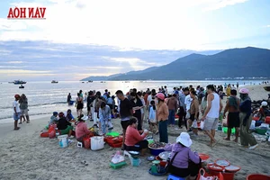 Experiencing the Vibrant Dawn Fish Market: A Must-Try Cultural Adventure for Coastal Travelers - image 8