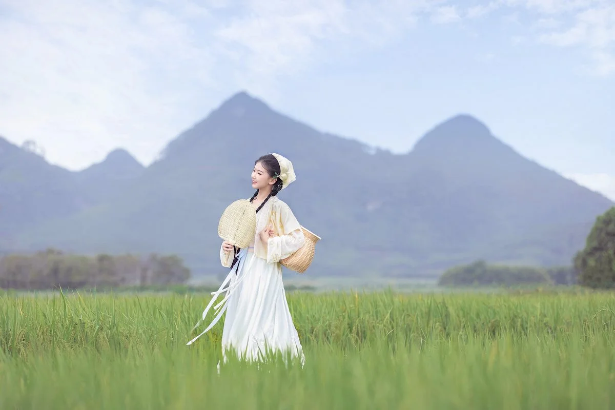 Captivating Visuals: YiTuYu Art Language Vol.5150 Starring Suan La Tang Er