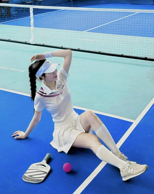 Stylish Pickleball Court Fashion: Elevating Your Athletic Look with Trendy Sports Outfits