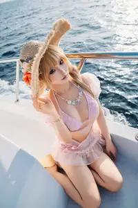 Coser Chunmomo's Enchanting Sunset Yacht Photoshoot - Part02 - image 27