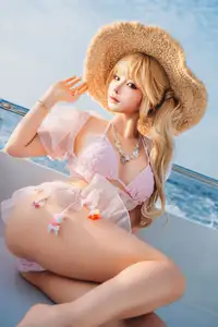 Coser Chunmomo's Enchanting Sunset Yacht Photoshoot - Part02 - image 15