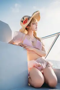 Coser Chunmomo's Enchanting Sunset Yacht Photoshoot - Part02 - image 3