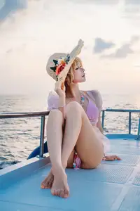 Coser Chunmomo's Enchanting Sunset Yacht Photoshoot - Part02 - image 18