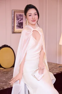 Runner-Up Tra My Celebrates 10th Wedding Anniversary with Husband - image 2