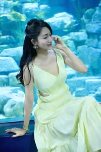 Runner-Up Tra My Celebrates 10th Wedding Anniversary with Husband - image 7