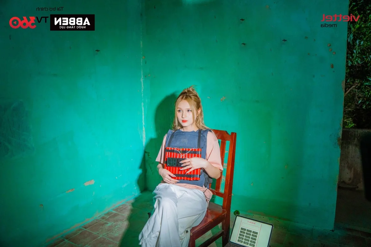 Xoài Non Stuns in Military Uniform and Barbie-Like Visuals for Sao Nhập Ngũ 2024
