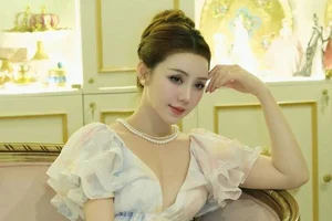 Quynh Kool’s Bold Transformation: Mastering the Art of Elegant and Daring Evening Wear - image 0