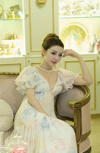 Quynh Kool’s Bold Transformation: Mastering the Art of Elegant and Daring Evening Wear - image 5