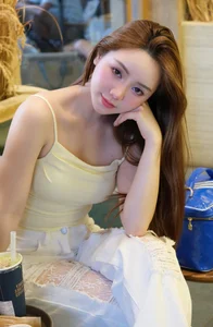 Quynh Kool’s Bold Transformation: Mastering the Art of Elegant and Daring Evening Wear - image 2