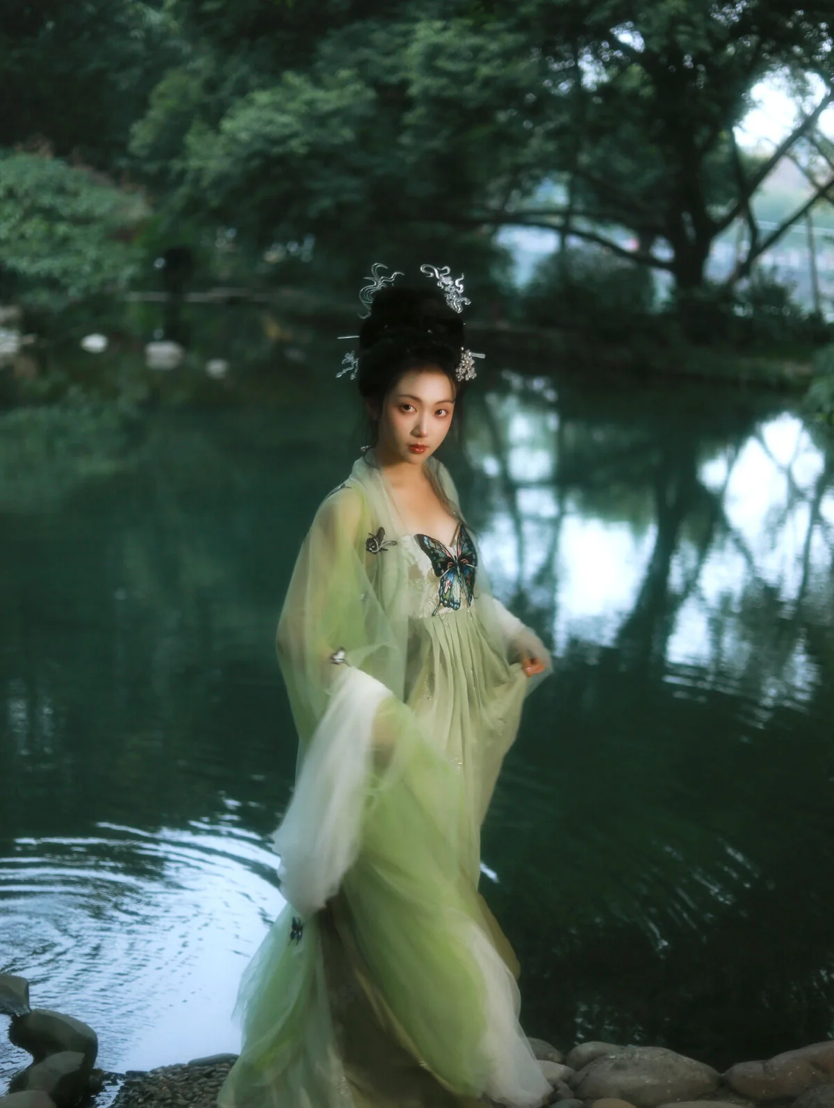 Ethereal Beauty: YiTuYu Art Language Vol.6662 Luo Yu Qing Ling