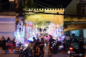 Discover Saigon's Most Popular Christmas Alley for Festive Check-Ins - image 10
