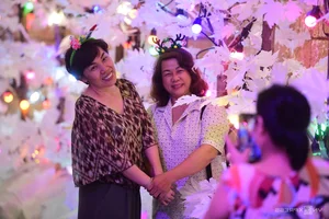 Discover Saigon's Most Popular Christmas Alley for Festive Check-Ins - image 9