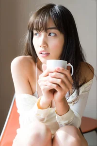 Stunning Hikari Kuroki Gravure Photo Collection: Captivating Visuals of the Iconic Japanese Model and J-Idol in an Exclusive Digital Gallery - image 2