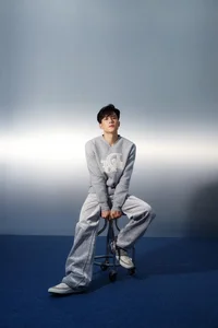 Vietnamese Actor Anh Tu Shines Solo as Fashion Icon at International Show - image 11