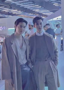 Vietnamese Actor Anh Tu Shines Solo as Fashion Icon at International Show - image 9