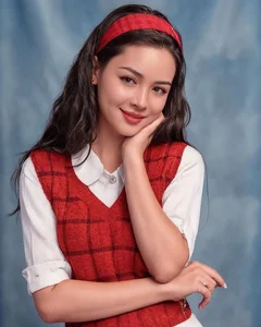 Nam Dinh Plastic Surgery Icon Debuts Striking New Look - image 3