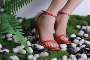Wan Ping IESS Collection: Wizard of Oz Aesthetics and Green Field Photography - image 21