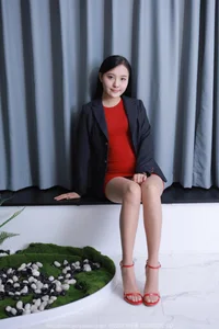Wan Ping IESS Collection: Wizard of Oz Aesthetics and Green Field Photography - image 77